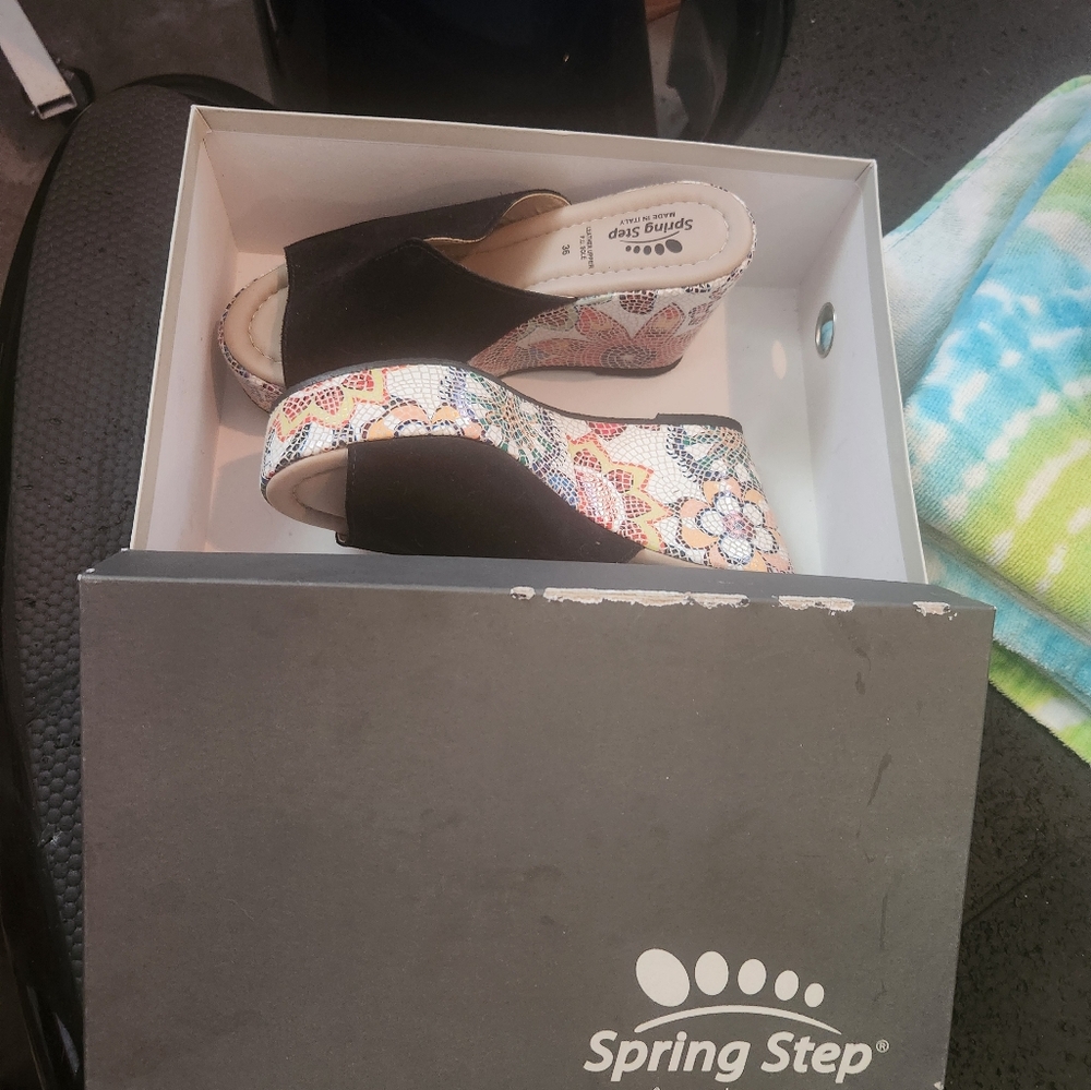 Spring Step L' Artiste Sandal sz 6 Laylani Italian Slides new condition in box.